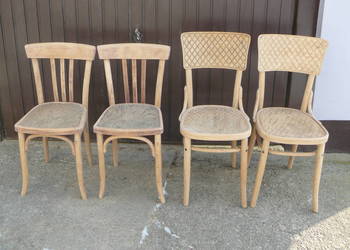 Stare krzesła gięte.