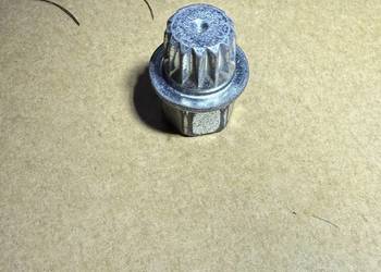 vw golf 4, złodziejka do kół