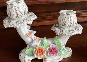 Świecznik z kwiatkami. Sygnowany. Może ktoś zna tę sygnaturę?