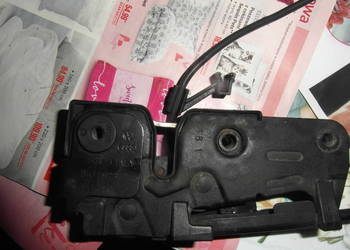 ZAMEK MASKI  AUDI A4 S4 A5 S5 Q5 8K0823509A