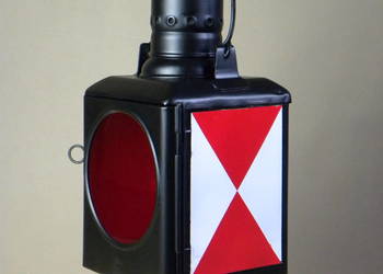 Kolekcjonerska niemiecka kolejowa lampa naftowa 1979 r. nafta/prąd