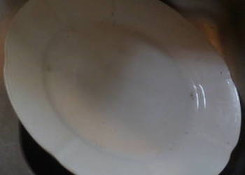 Talerz z czasów przedwojennych o średnicy 36 cm