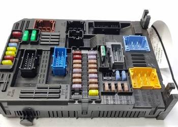 SKRZYNKA BEZPIECZNIKÓW CITROEN BERLINGO III 9830790580