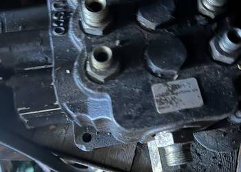 Rozdzielacz przód, rozdzielacz tył koparko-ładowarka jcb