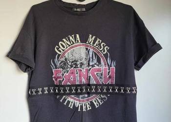 T-shirt Bershka z metalowymi elementami