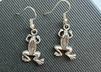 Kolczyki z metalu żabki