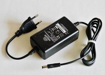 Zasilacz impulsowy GP-1223C  V.1.2.1 , DC 12 V, 2,3 A, Ø 5,5