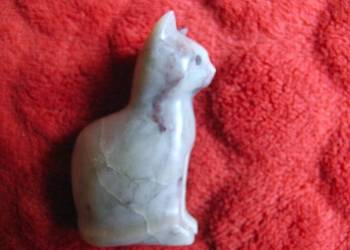 Kot - malutki kotek - figurka z kamienia - 6 x 4 x 2 cm