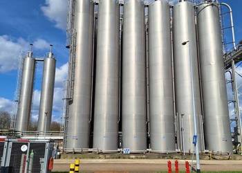 Silos, silosy, aluminiowe  do granulatu, tworzywa o pojemności 4 x 190 m3