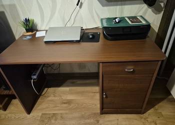 Sprzedam biurko kolor brązowy