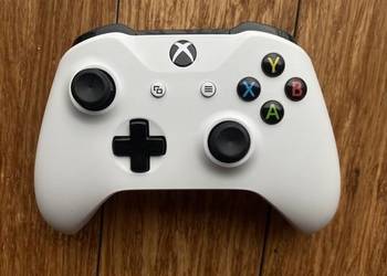 Pad Xbox one biały