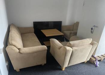 Komplet wypoczynkowy: sofa, 2 fotele i stolik, kolor beżowy