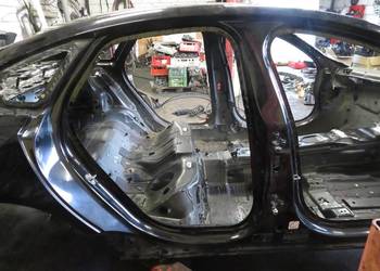 PRÓG SŁUPEK PRAWY LRC JAGUAR XF X260