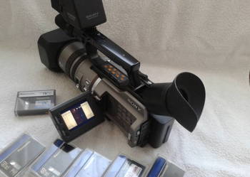 Sprzedam Kamere Sony VX 2100E.