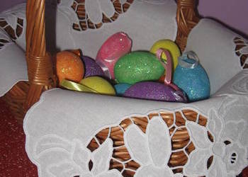 Serwetka do wielkanocnego koszyczka - haft richelieu