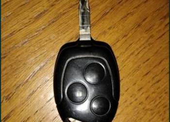 Sprzedam 2 piloty do Forda Focusa mk2 2005r
