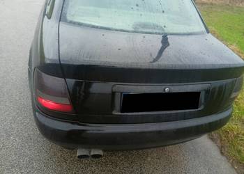 Klapa Tył Sedan Czarna Audi A4 B5 (a-10)