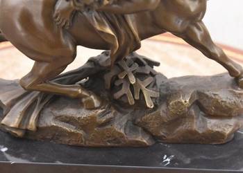 Rzeźba Z Brązu – Walka Centaura - Figura Na Marmurowej Podstawie