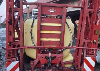 Opryskiwacz zawieszany marki Hardi