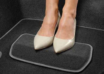 oryginalne podnóżki do skody Superb 3