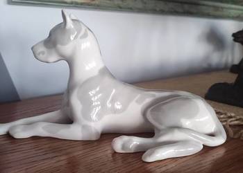 Klasyk Vintage: Porcelanowy Dog Niemiecki (Łomonosow)