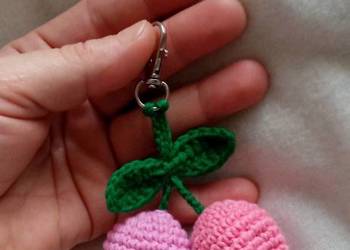 Tulipany wykonane na szydełku, brelok