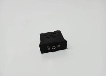 GNIAZDO AUX BMW E87 E90 E91 E92 LCI 6930561