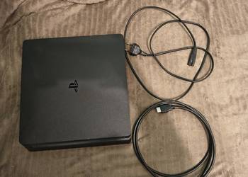 Konsola PS4 slim 500GB + akcesoria i gry