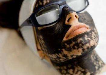 Peeling węglowy – detoks i odświeżenie skóry w jednym zabiegu