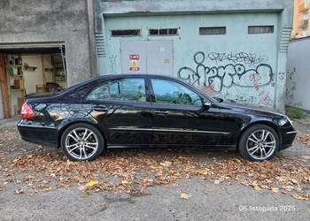 MERCEDES E500, W211, 5,0 V8, LPG, jasne wnętrze, Avantgarde, bez wkładu