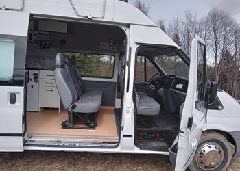 Kamper Ford Transit 6 osób