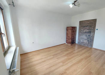 Przestronne 75 m² w Śródmieściu | 3 pokoje | Niski czynsz | Oświęcimska By…