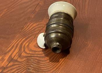Stara oprawka stalowa z porcelanką i wyłącznikiem E27