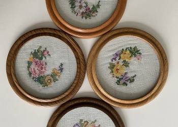 Komplet 4 Obrazków HAFT KRZYŻYKOWY Drewno 15cm Vintage PRL STAN GABINETOWY