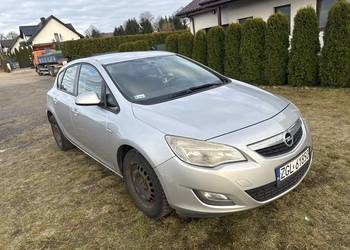 Opel astra j 1.7cdti uszkodzony
