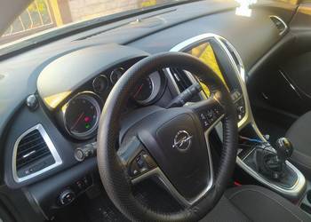 Opel Astra J