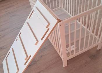 Drewniane łóżeczko z drabinką/zjeżdżalnią Montessori