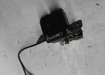 Kia Carens II  zamek klapy tylnej tył