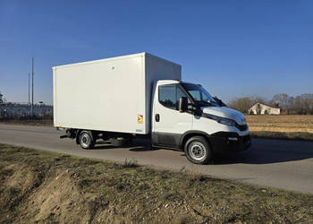 Samochód IVECO Daily 35-160 kontener + winda (2017 r.) DMC 3,5 t