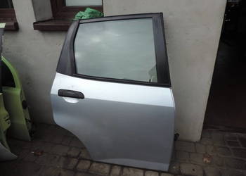 HONDA JAZZ II 02R- DRZWI PRAWY TYŁ NH623M
