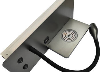 Kinkiet LED z ładowarką oraz portem USB półka