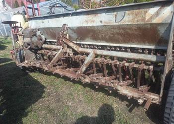 Siewnik zbożowy poznaniak na docisku nowy typ