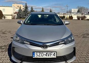 Toyota Corolla E18 LIFT benzyna  zamiana