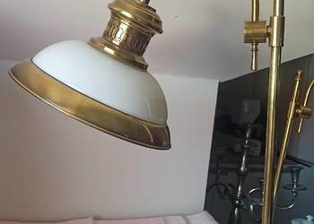 Biurkowa Lampa elektryczna.  Mosiądz i biały klosz.   W cudo