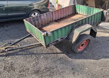 Przyczepka samochodowa