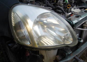 Reflektor lampa prawy prawa lift Toyota Yaris 2003 rok na części stan bdb