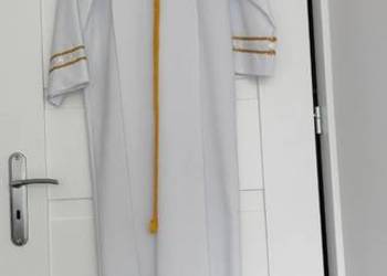 Alba komunijna dla dziewczynki z pelerynką – od pachy 97 cm