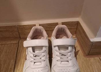 Sprzedam obuwie dla dziewczynki