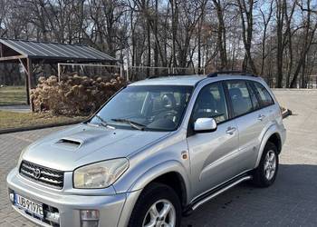 Sprzedam Toyote RAV4 w pakiecie largo winch