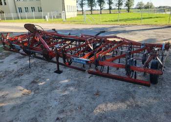 Agregat uprawowy lekki Kongskidle o szerokosci  6,5m składany hydraulicznie